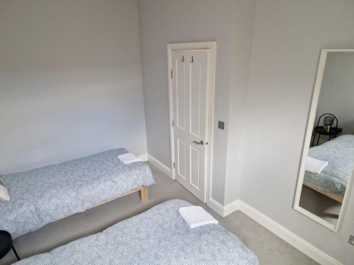 Wonderful 3 Bed Flat With Private Garden In Wimbledon - 1 The Queens Apartment London Exterior photo